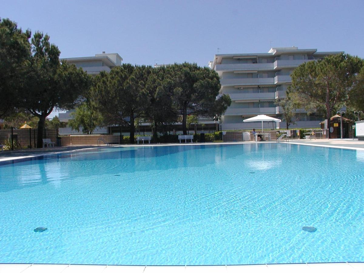 Residence Valbella Con Piscina Bibione Exteriör bild